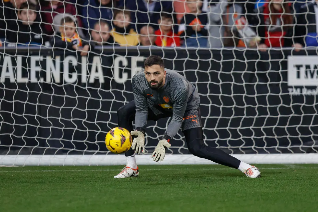 El portero georgiano del Valencia, Giorgi Mamardashvili. EFE/ Kai F&ouml;rsterling