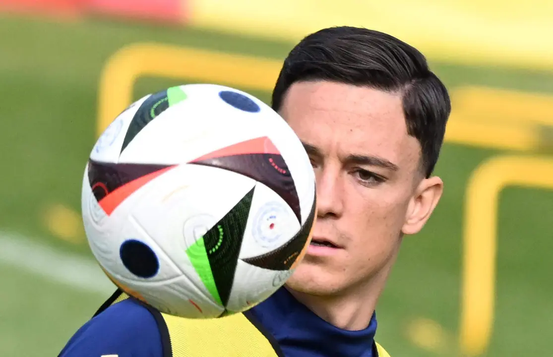 El italiano Giacomo Raspadori, delantero del N&aacute;poles, durante el entrenamiento de ayer. EFE/EPA/DANIEL DAL ZENNARO
