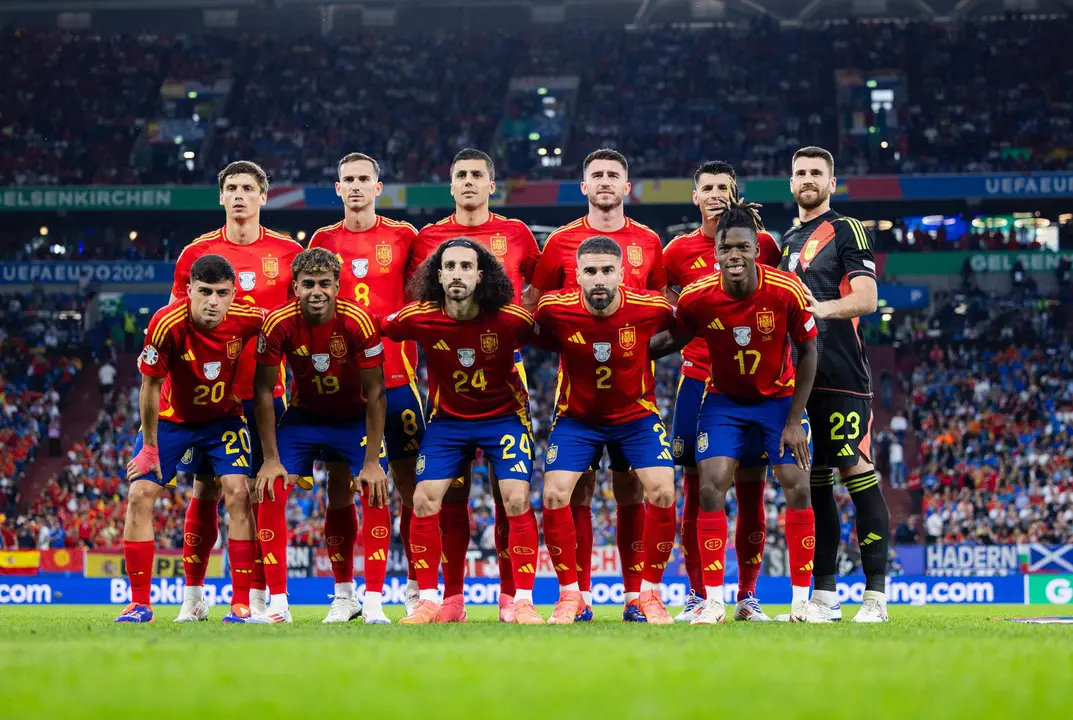 Espa&ntilde;a posa para los fot&oacute;grafos durante el encuentro de la fase de grupos de la Eurocopa 2024 que Espa&ntilde;a e Italia disputaron en el Arena AufSchalke, Gelsenkirchen (Alemania). EFE/RFEF