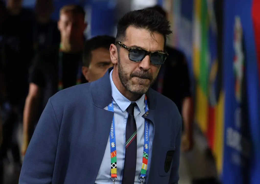 Gianluigi Buffon, m&iacute;tico portero italiano y actual Jefe de Delegaci&oacute;n de la selecci&oacute;n, en Gelsenkirchen, Alemania. EFE/EPA/FRIEDEMANN VOGEL