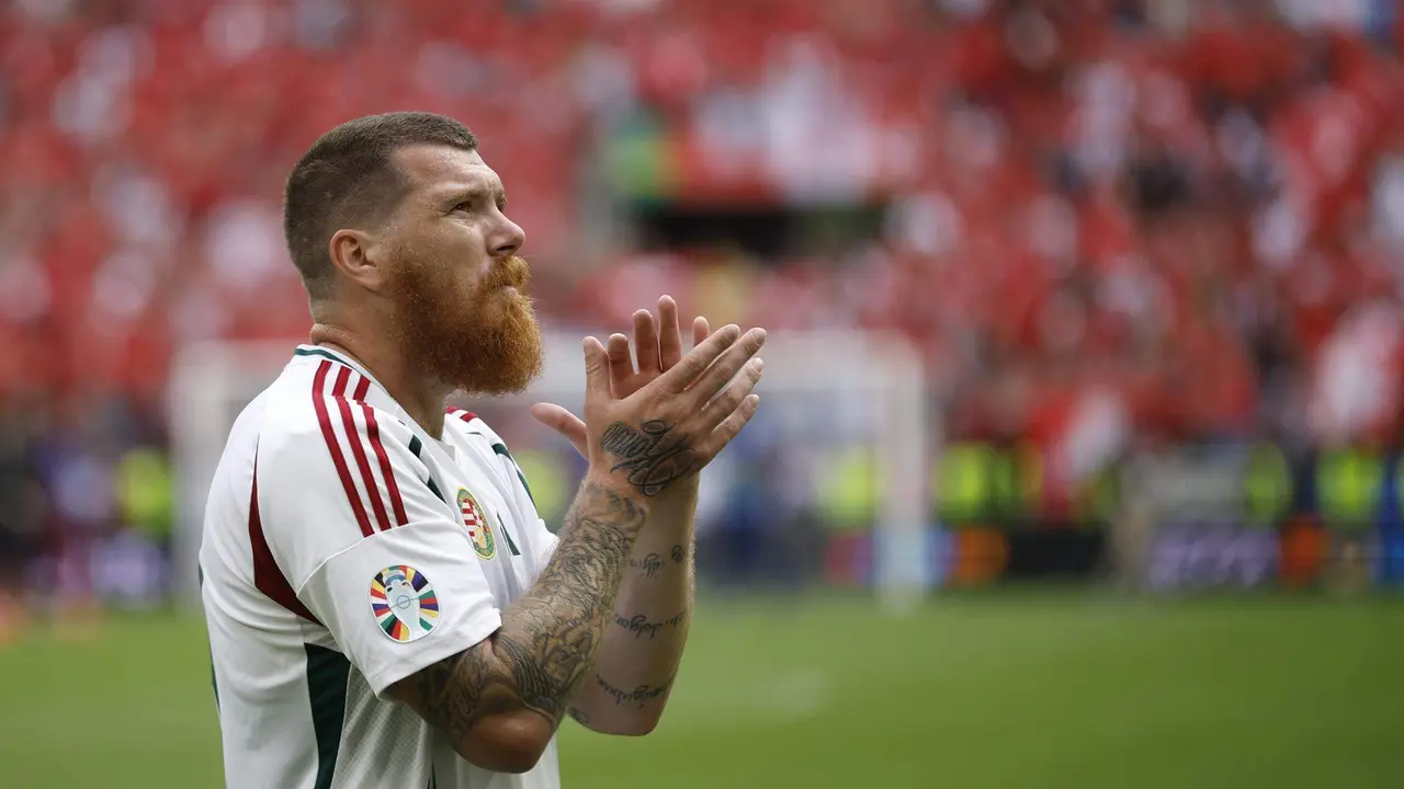 El delantero h&uacute;ngaro Martin Adam durante el partido de la Eurocopa contra Suiza. EFE/EPA/YOAN VALAT