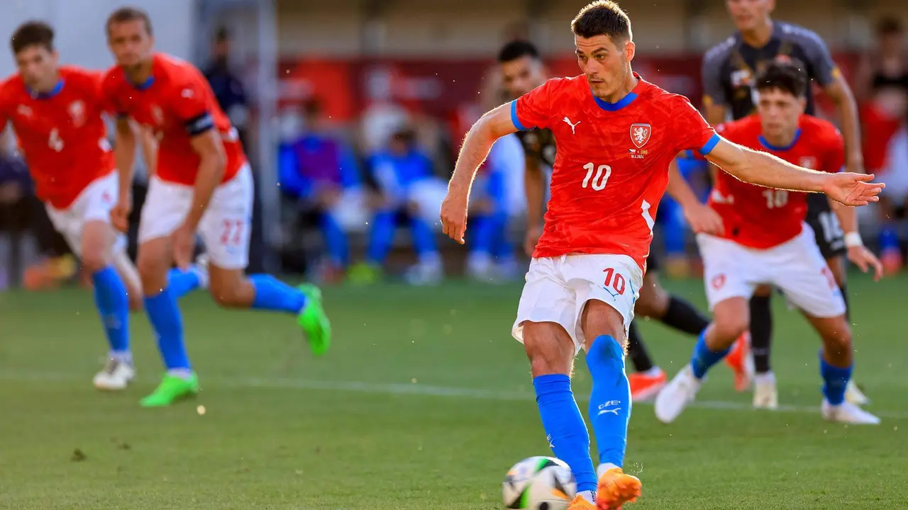 El checo Patrik Schick durante un amistoso ante Macedonia del Norte. EFE/EPA/MARTIN DIVISEK