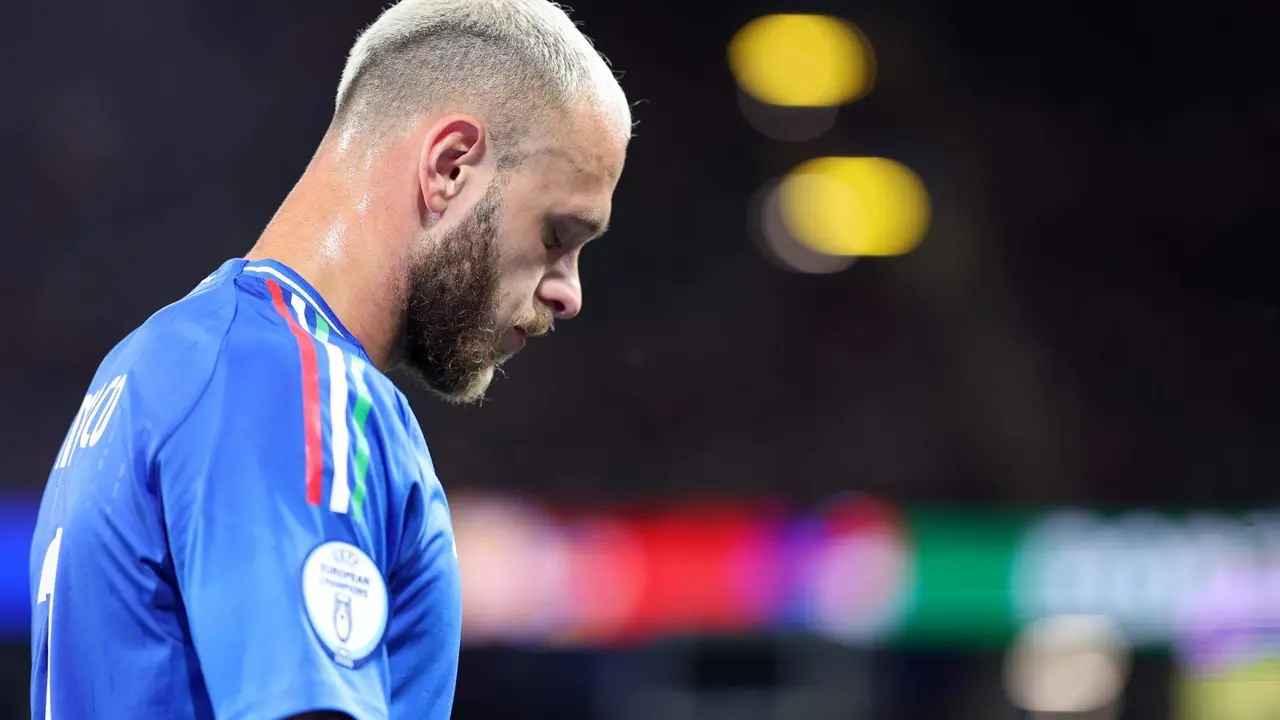 El jugador italiano Federico Dimarco durante el partido de f&uacute;tbol del grupo B de la Eurocopa 2024 entre Italia y Albania, en Dortmund. EFE/EPA/CHRISTOPHER NEUNDORF