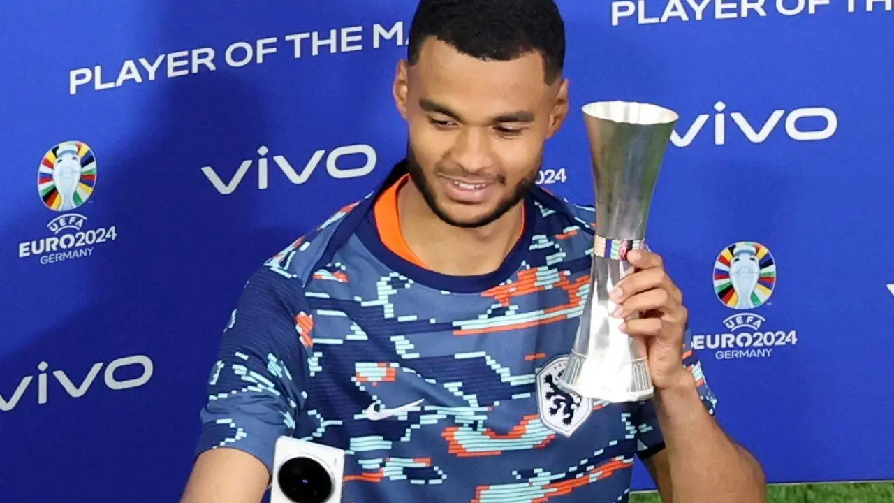 Cody Gakpo, extremo de la selecci&oacute;n de Pa&iacute;ses Bajos, fue elegido mejor jugador del partido de los octavos de final de la Eurocopa 2024 contra Ruman&iacute;a en M&uacute;nich. EFE/EPA/GEORGI LICOVSKI