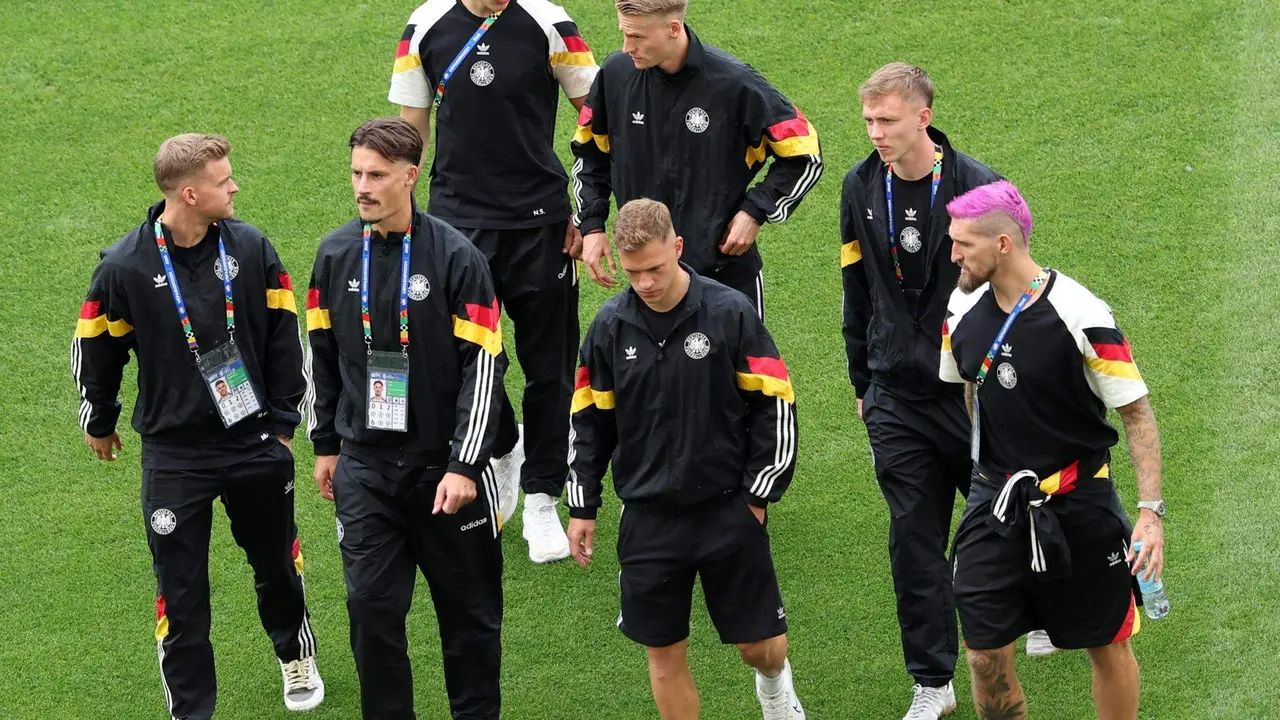 Los jugadores de Alemania en Stuttgart, Alemania. EFE/EPA/GEORGI LICOVSKI