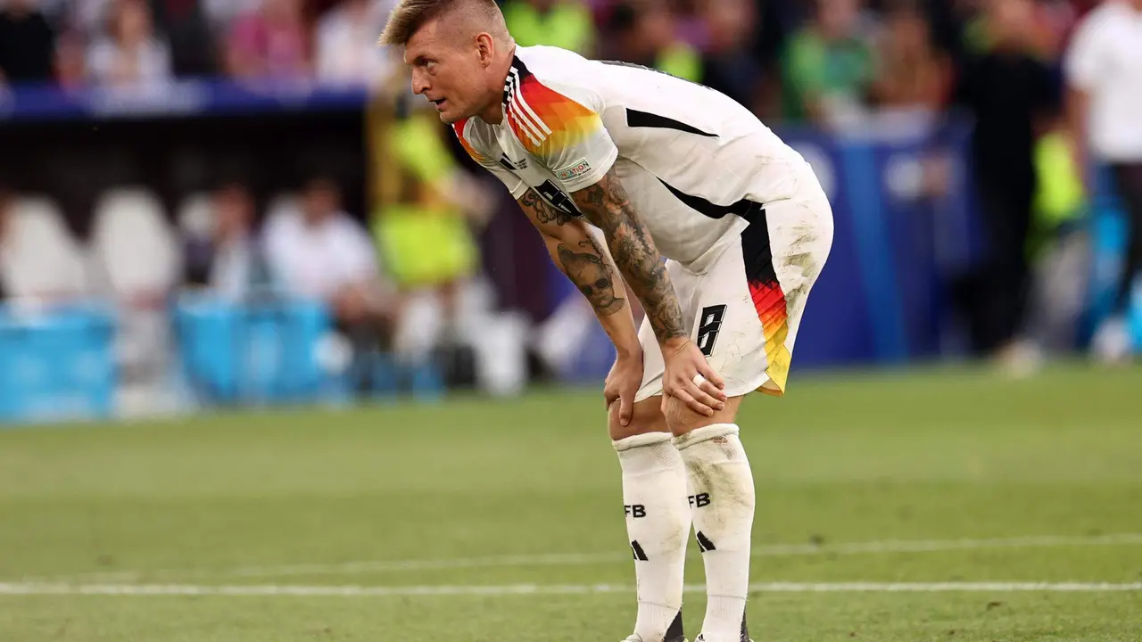 Toni Kroos durante el partido de cuartos de la Eurocopa 2024 entre Espa&ntilde;a y Alemania en Stuttgart, Alemania EFE/EPA/ANNA SZILAGYI