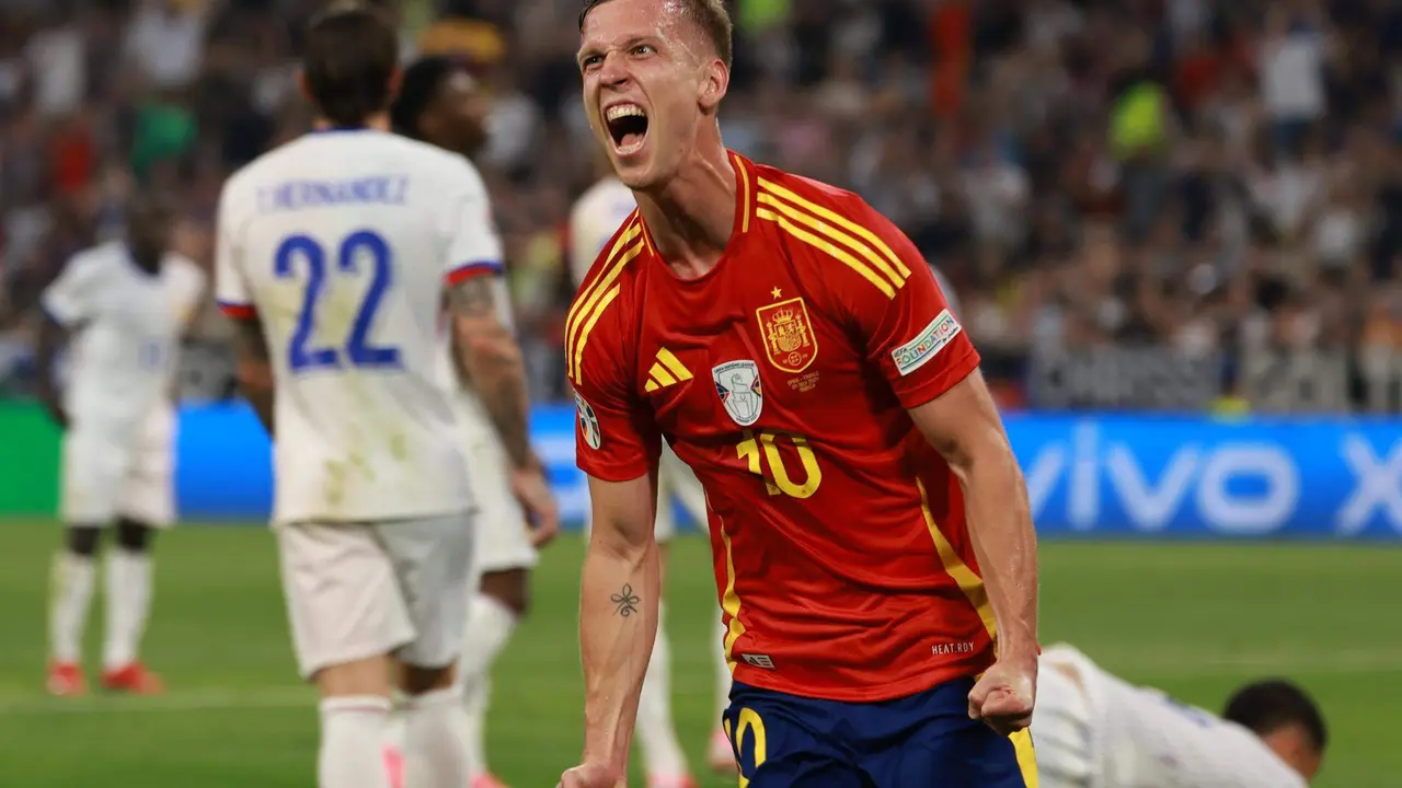 Daniel Olmo durante el partido de semifinales de la Eurocopa de f&uacute;tbol que Espa&ntilde;a y Francia disputan este martes en M&uacute;nich.  EFE/EPA/CLEMENS BILAN